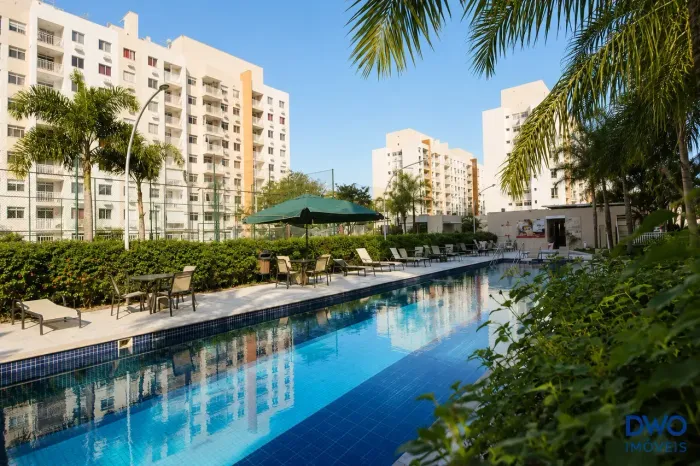 Anil aluguel apt 2qts 50m2 reformado e mobiliado varanda lazer completo com piscina