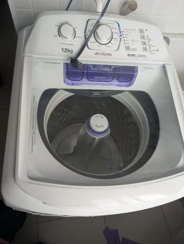 Máquina de lavar roupas Eletrolux Jet&Clean 12kg com modo silencioso