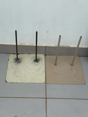 Vendo duas bases para manequim por 65.00