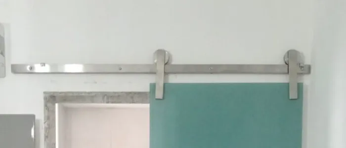 Trilho de porta Blindex 