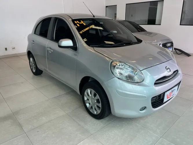 Nissan March S 1.0 12V Flex 5P 2014