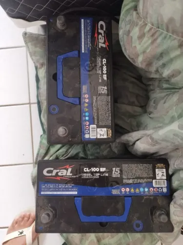 Vendo som de carro.