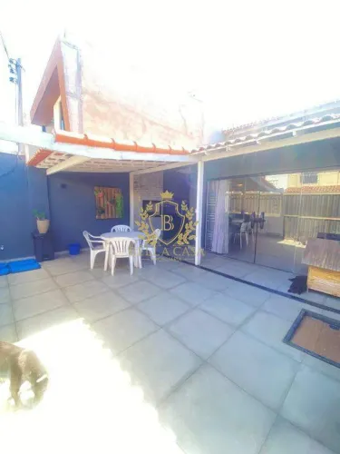 Casa moderna com 2 suítes, área gourmet, energia solar e móveis planejados Ville Blanche,