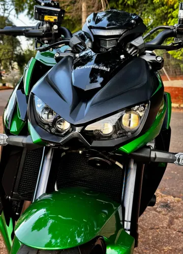 Kawasaki Z1000 R-edition 2023 - Baixo KM