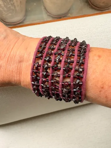 Pulseira em pedra granada