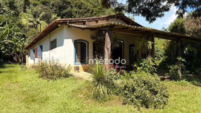 Chácara com 3 quartos à venda, 2446 m² por R$ 800.000 - Bairro Centro - Guararema/SP