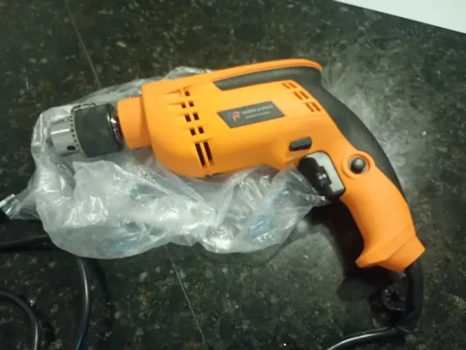 Furadeira e parafusadeira 1200 whats com mandril 3.8