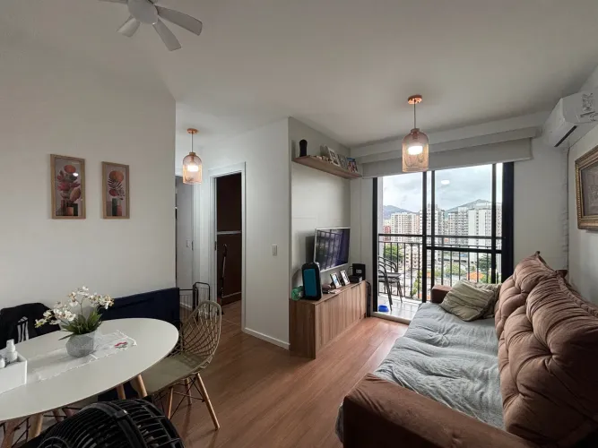 Apartamento à venda na Avenida Dom Hélder Câmara, Piedade, Rio de Janeiro - RJ