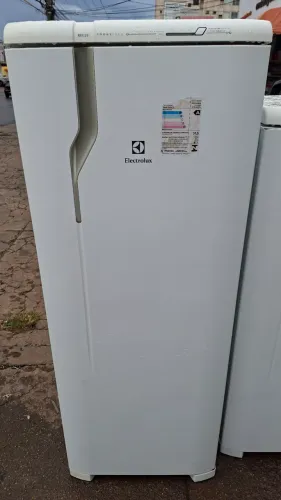 Geladeira Electrolux frost free 