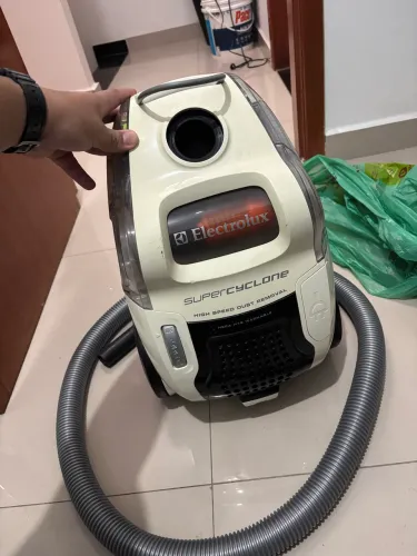 Eletrolux SuperCyclone - Modelo Super 127v 1.200W