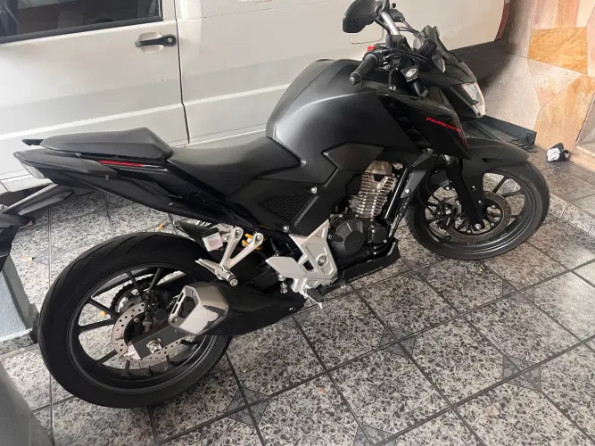 Cb 300 twister zerada