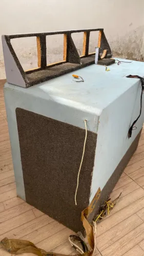 Caixa de som para 4 MB 