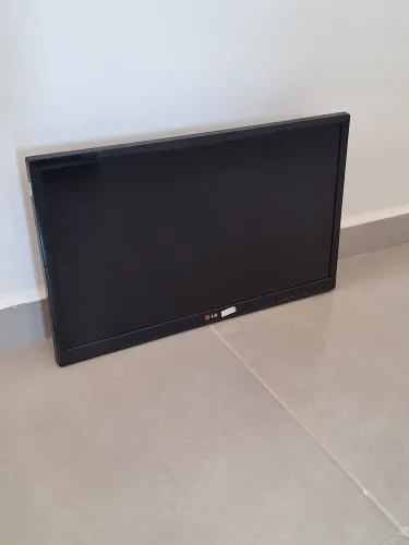 TV LG LED 24" 24MN33N-PS - Funcionando