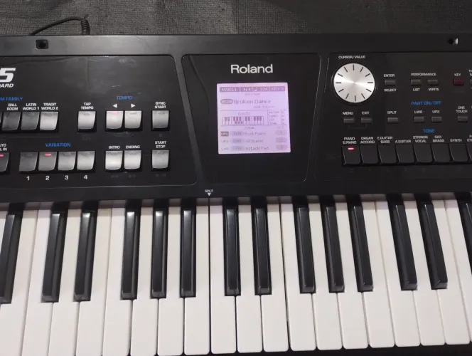 Vendo teclado Roland bk5 