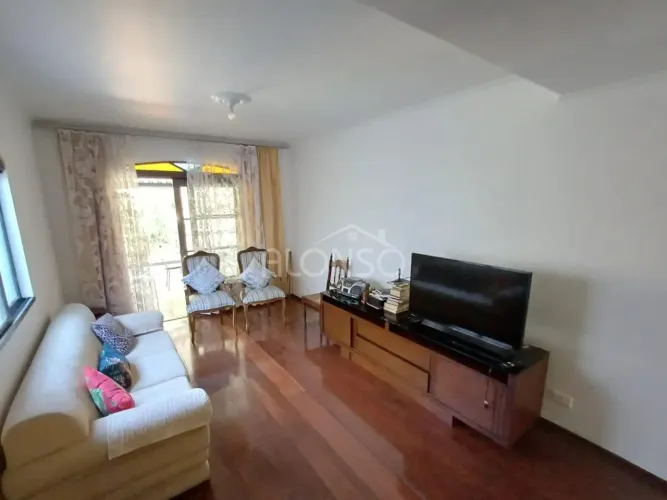 Casa para aluguel e venda com 3 quartos.