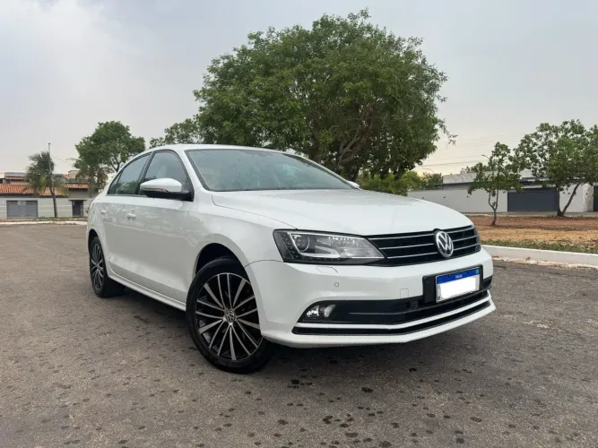 Volkswagen Jetta Highline 2.0 TSI 16V 4P Tiptronic 2017