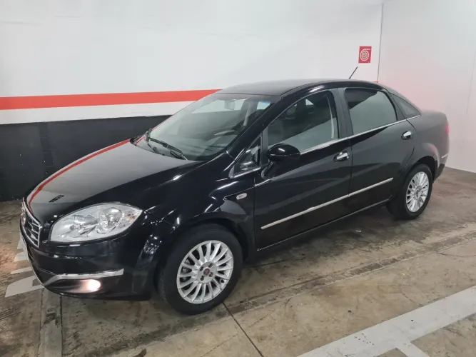 Fiat Linea Essence 1.8 Flex 16V 4P 2016