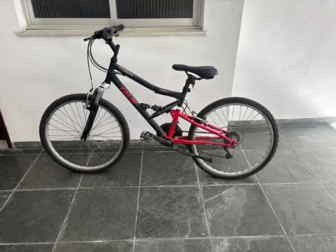 COMBO DE BICICLETAS CALOI (Shok + Ceci) - ARO 24 - Ótima Oportunidade!