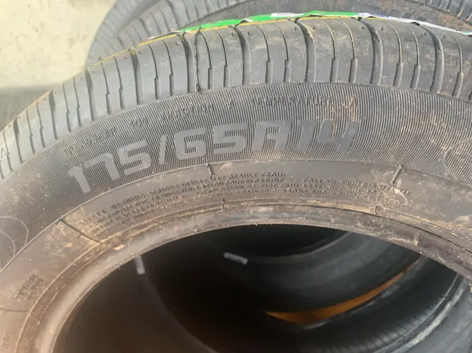 Pneus novos 175/65 aro 14 