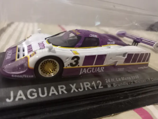 Miniatura Jaguar XJR12 24h Le Mans 1990 1:43