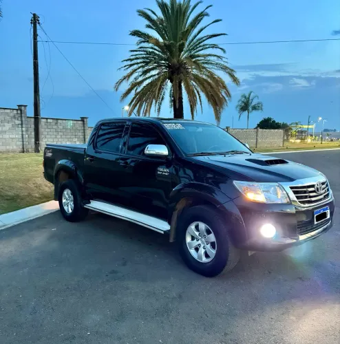 Toyota Hilux CD SRV D4-d 4X4 3.0 TDI Diesel AUT 2013