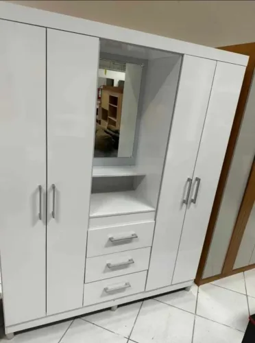 - Vendo "Guarda Roupa _NoVoS