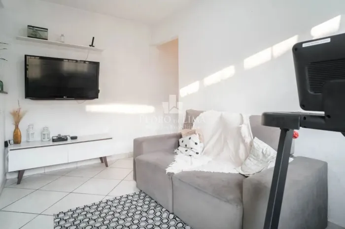 Terreno com 5 casas para renda no Engenheiro Goulart