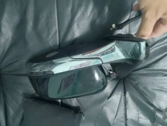 Retrovisor lado esquerdo do jeep Compass com pisca2024