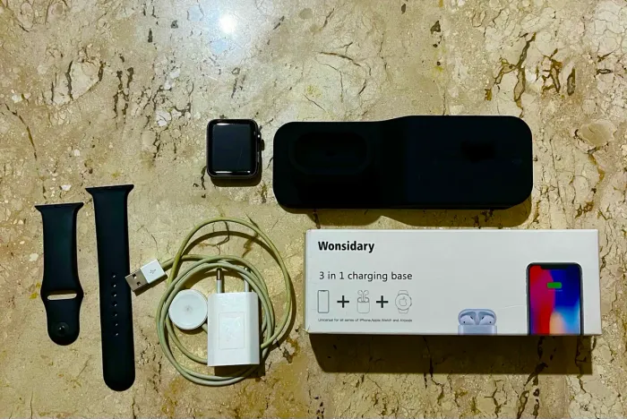 Vendo Apple Watch Series 2 com suporte carregamento para iPhone e fones