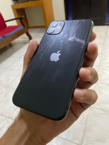 VENDO IPHONE 11 65gb