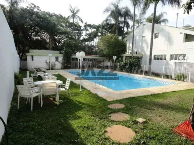 Tradição e Amplitude: Um Refúgio Monumental no Coração da Nova Campinas, à venda