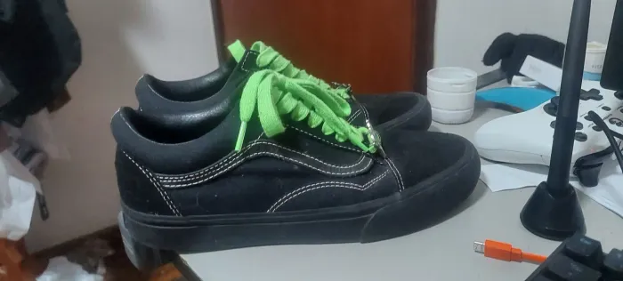 tenis vans metal hyperpop