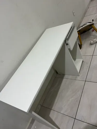 Mesa de estudos MDF