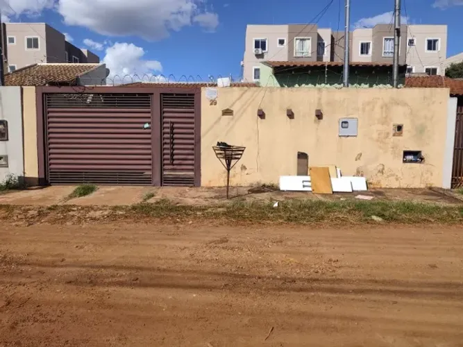 Casa 2 quartos em um terreno no bairro Batistão