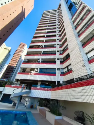 Apartamento na Beira mar / Frente Mar, Andar Alto, 4 Suítes com 5 Vagas, Piscina