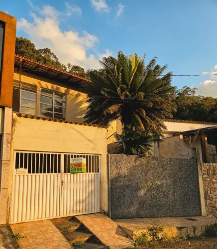 LINDA CASA DE 2 QUARTOS MUITO PRÓXIMA DO CENTRO DE JUIZ DE FORA