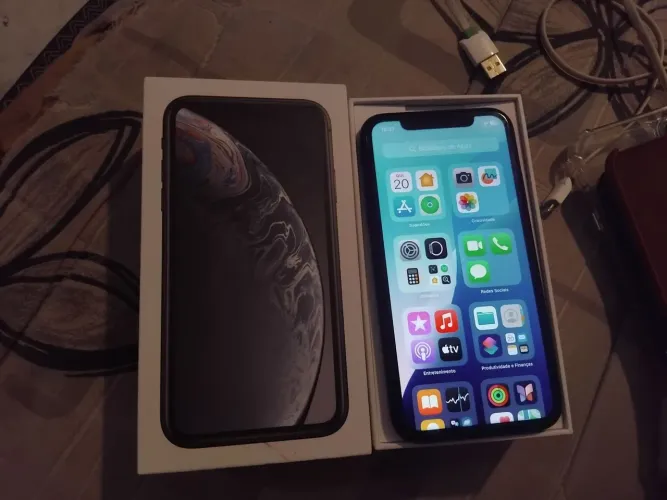 Iphone xr 64gb preto zerado face id funcionando acompanha caixa