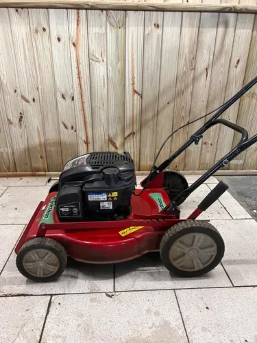 Maquina de cortar grama a gasolina 