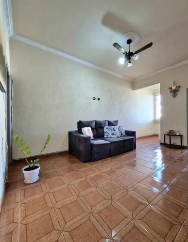 VENDE-SE CASA EM CASTANHEIRA