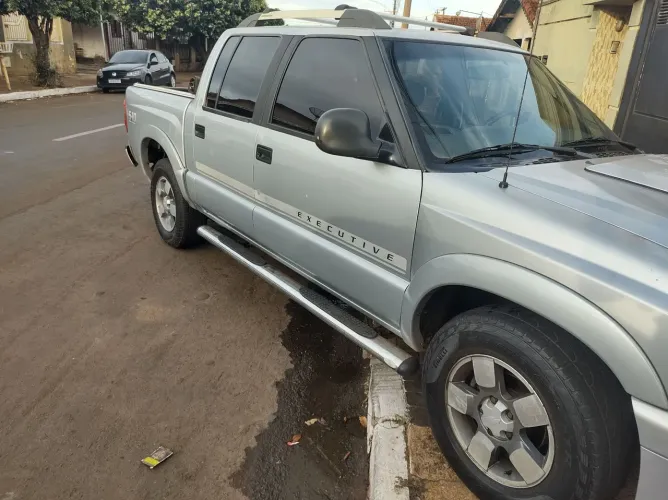 Chevrolet S10 Pick-up Exec. 2.8 4X2 CD TB Int.dies 2011