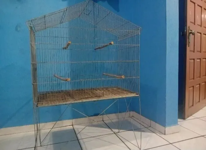Vende-se Viveiro para Pássaros "Usado"