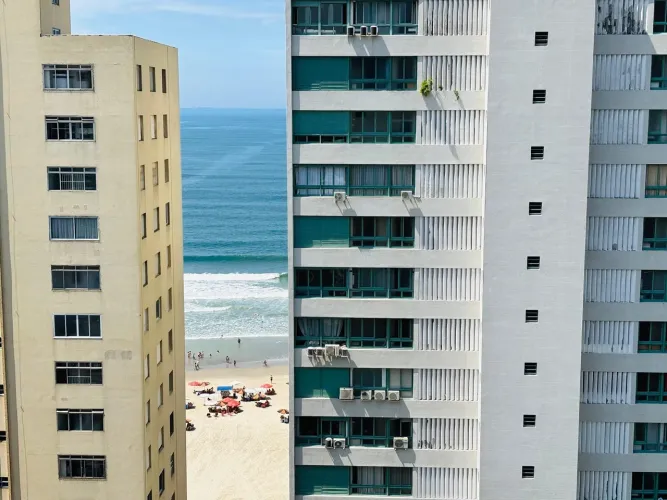 Cobertura à venda na Pitangueiras no Guarujá, SP | QVista Inteligência Imobiliária Guarujá