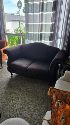 Sofá 2 lugares estilo retrô