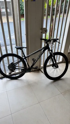 Mountain Bike Absolute Aro 29 | Quadro 17 | Freios Hidráulicos | 9 Velocidades | Excelente