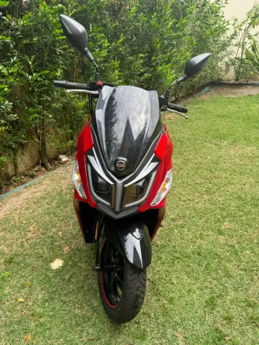 Dafra Cruisym 150 ABS 2025 Vermelha - Apenas 5.280 km + Baú Traseiro