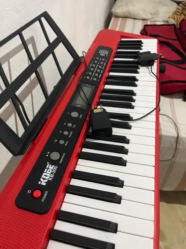 TECLADO KOB-300 SEMINOVO