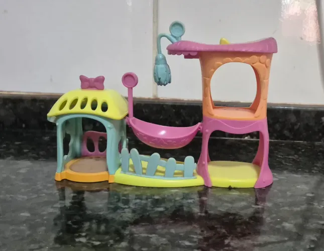 Littlest Pet Shop Playground Playhouse Set - Meow Manor - Geração 3 - 2006 - Colecionável