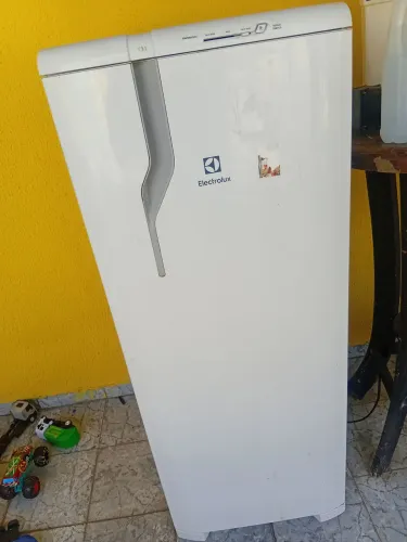 Vende geladeira