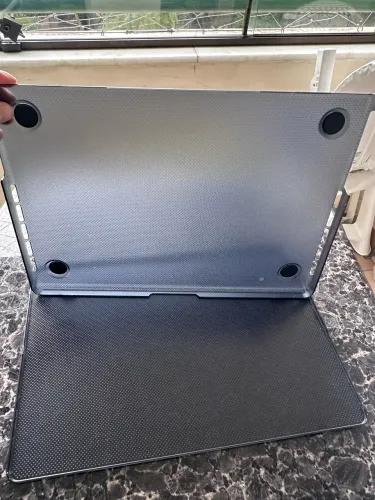 Capa rigida Incase original - MacBook Pro 14
