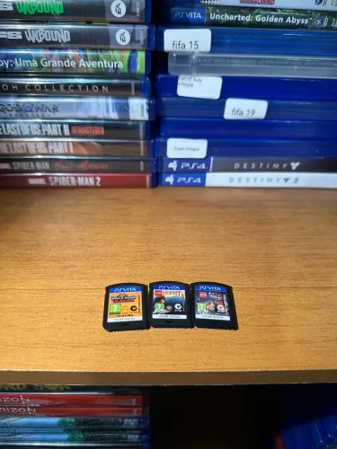 3 jogos ps vita originais( valor referente a todos )